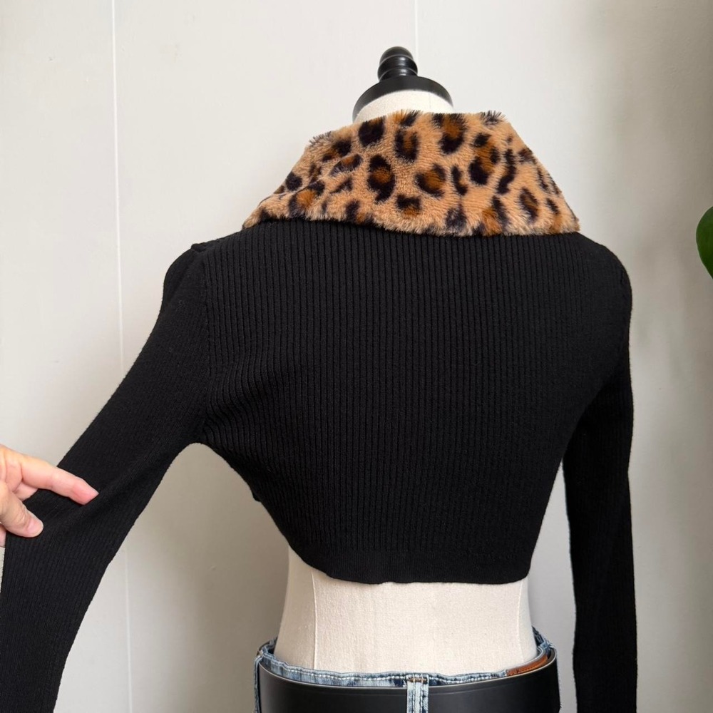 Forever 21 Black Knit Shrug Sweater Faux Fur Cheetah Collar Cuffs Small - Picture 6 of 7